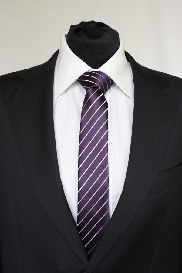 Pánská fialová slim kravata se stříbrnými pruhy - 6 cm