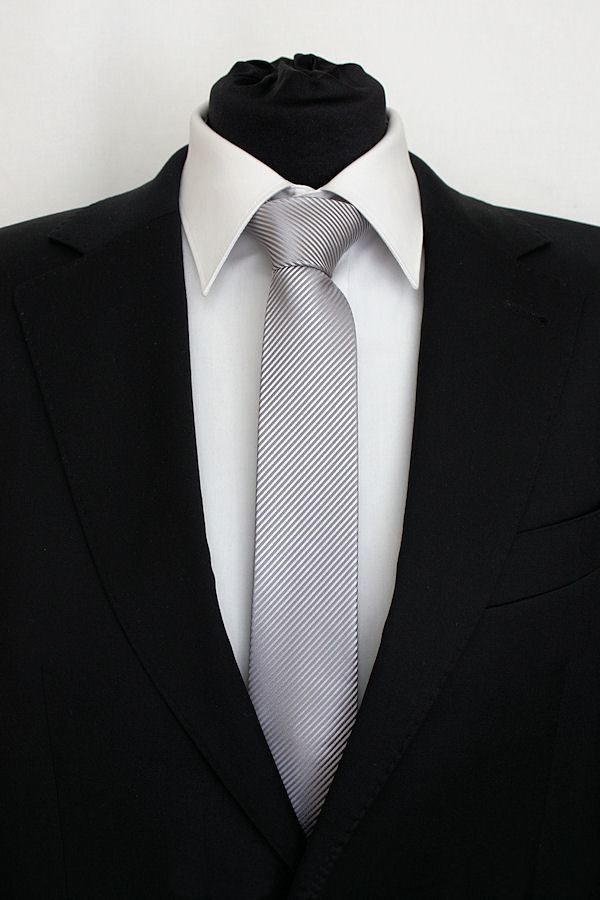 Pánská šedá slim kravata se stříbrnými pruhy - 6 cm