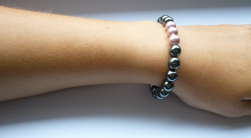 Steel Gray - náramek z minerálů